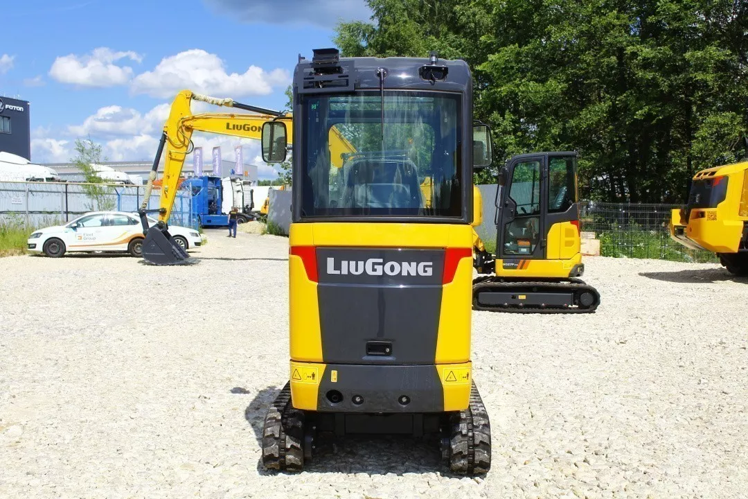 Экскаватор LiuGong CLG9018F